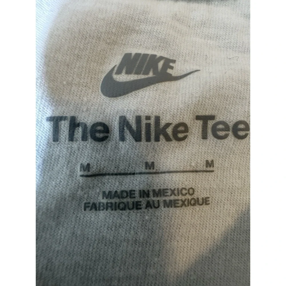 nike white embroidered Nike Tee Logo M